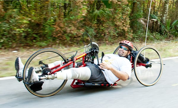 bobby_hand_cycle leg amputee using handcylce